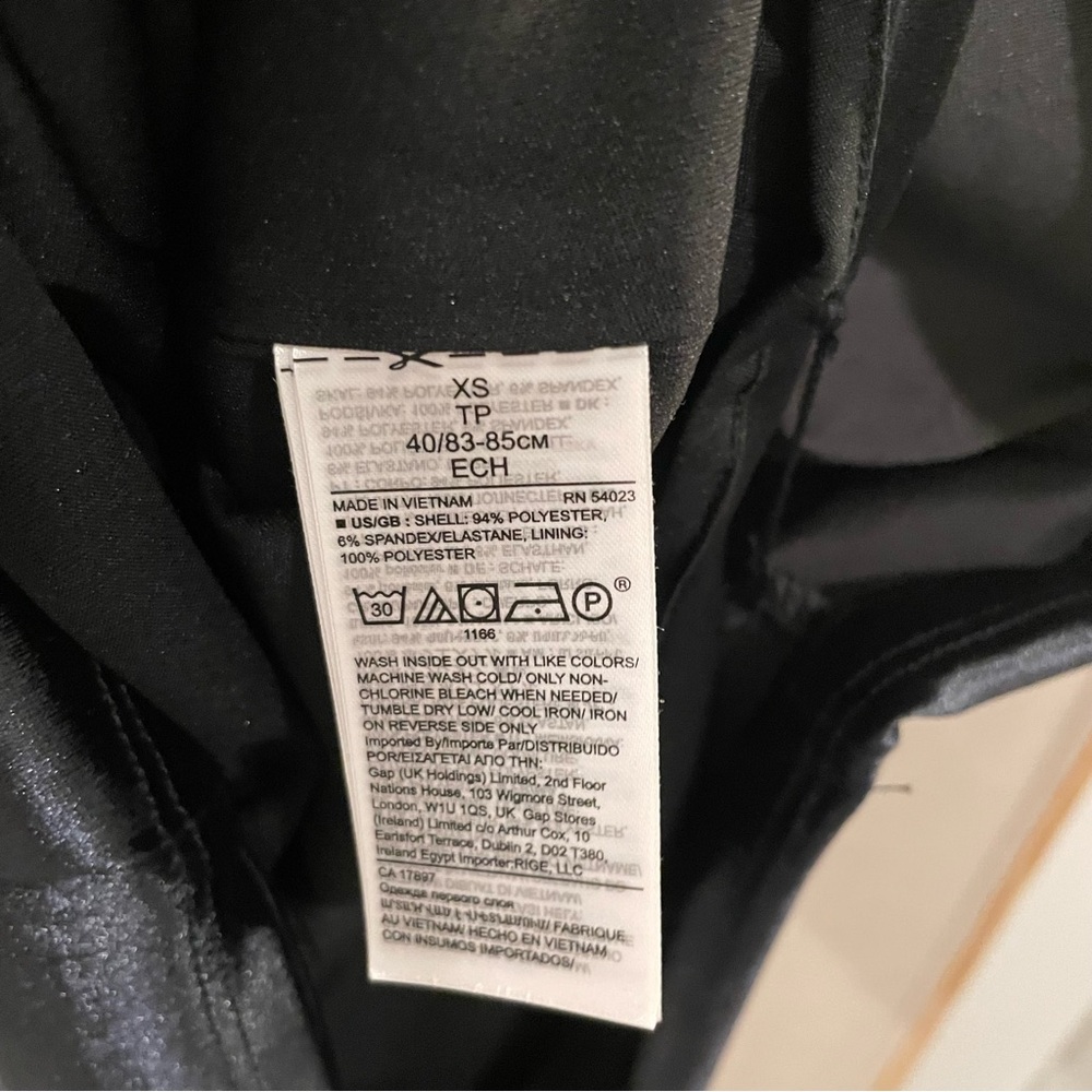 Banana Republic Women’s Spaghetti Strap Adjustable Strap Top - Picture 6 of 9